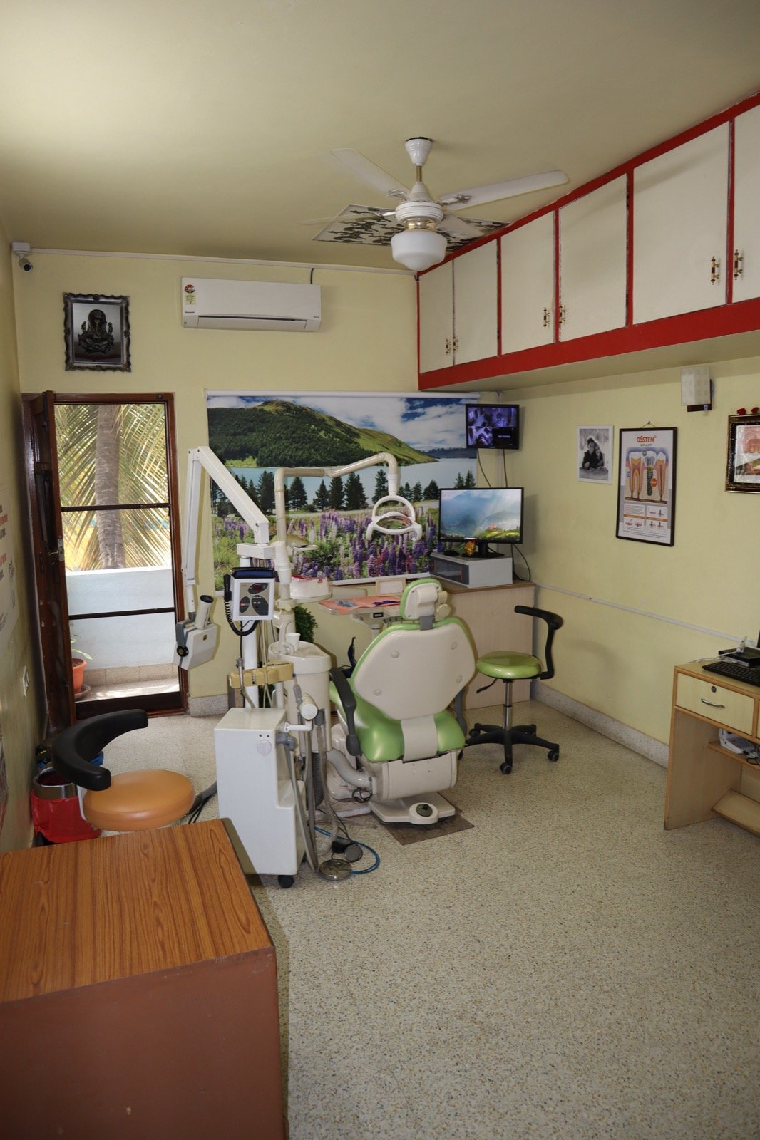 Modern Operatory Suite with Advanced Ergonomic Dental Chair