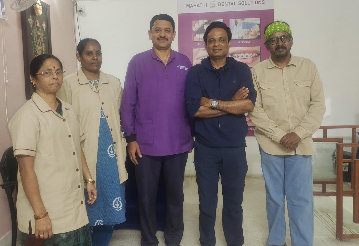 Renowned Kannada Cinema Actor with Dr. Diwakar and Clinical Team at Mahathi Dental Solutions